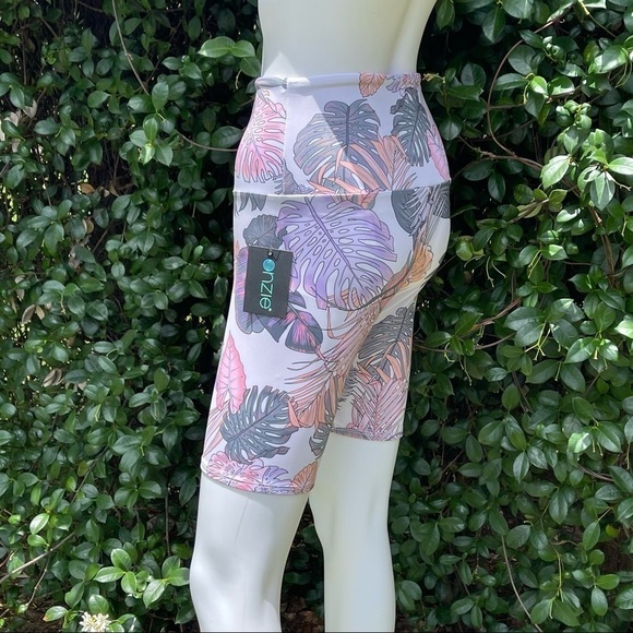 💋NWT ONZIE High Waisted Boho Botanical Bike Shorts - Picture 9 of 11